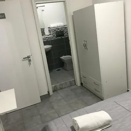 Central Alojamento de Acomodação e Pequeno-almoço Nápoles